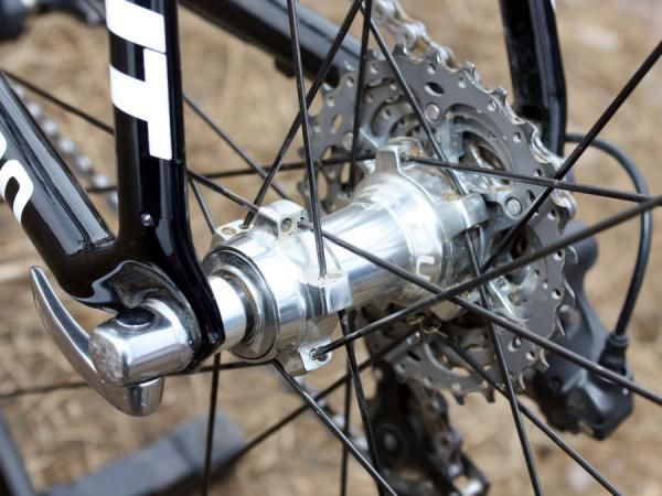 Shimano's latest Dura-Ace rear hubs feature faster engagement than before.