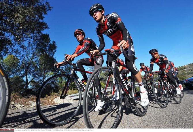 Italian neo-pro Manuel Senni and Darwin Atapuma ride side by side