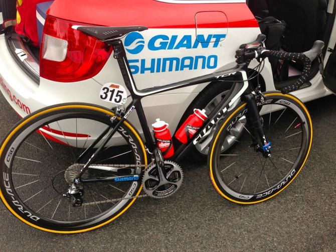 Pre-race favourite Adam Phelan (Drapac) and his 2013 Giant TCR Advanced SL