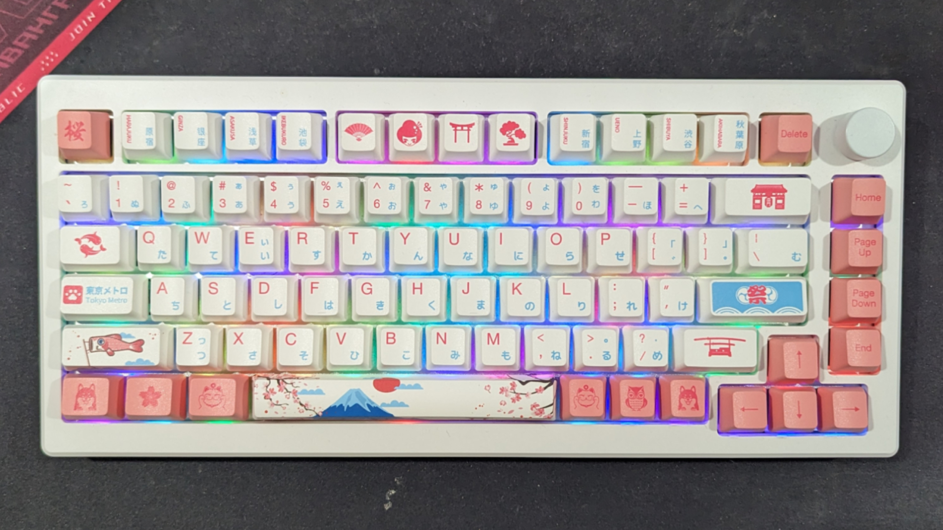 Akko World Tour Tokyo Keyboard Review: A Beautiful Looking Piece