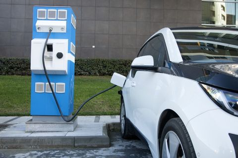 US Designates Electric Vehicle Charging Corridors | Live Science