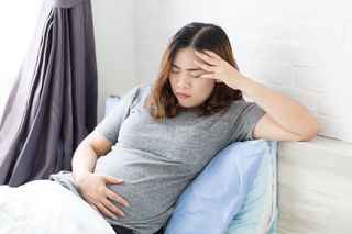 pregnant woman, headache
