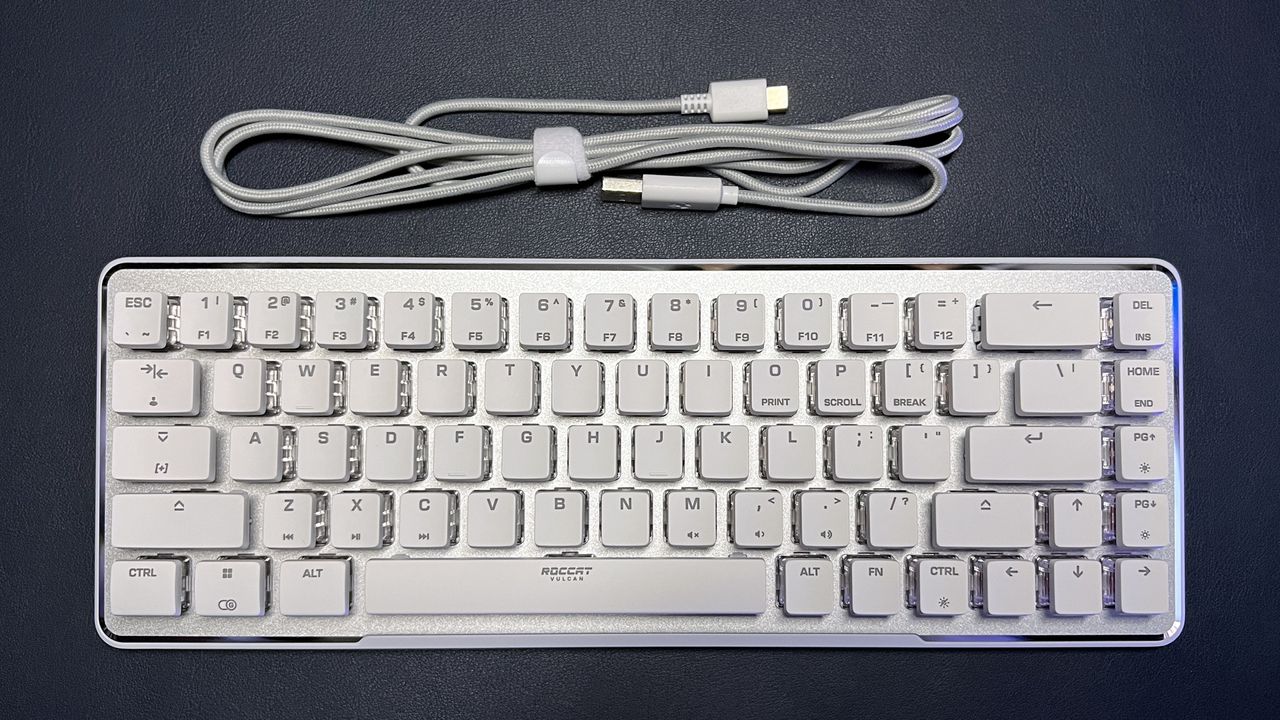 Roccat Vulcan II Mini Review: So Pretty, Colorful, and Bright I