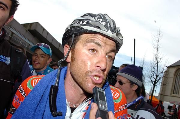 Luca Paolini (Acqua e Sapone) talks to the media after stage one.