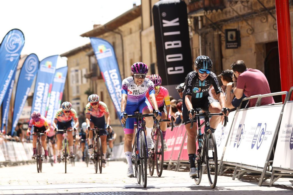 LABASTIDA SPAIN MAY 13 LR Ane Santesteban Gonzalez of Spain and Team Bikeexchange Jayco and Liane Lippert of Germany and Team DSM Women sprint to cross the finishing line during the 1st Itzulia Women 2022 Stage 1 a 1059km stage from VitoriaGasteiz to Labastida ItzuliaWomen UCIWWT on May 13 2022 in Labastida Spain Photo by Gonzalo Arroyo MorenoGetty Images