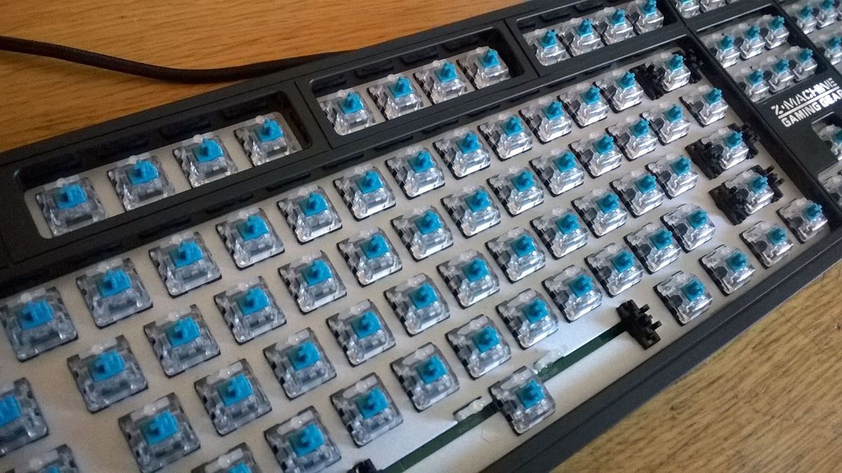 Zalman ZM-K900M Mechanical Keyboard Teardown
