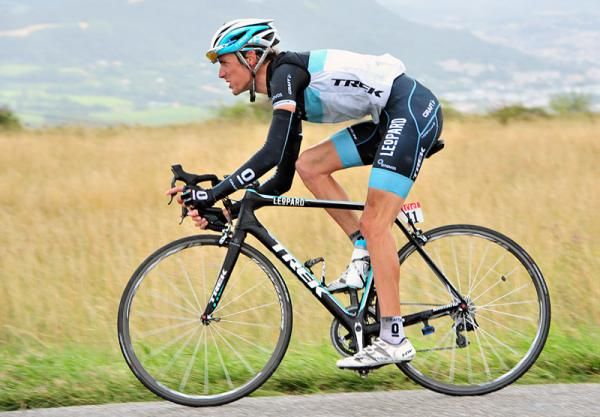 Andy Schleck (Leopard Trek) fights to limit his losses on the tricky descent to Gap.