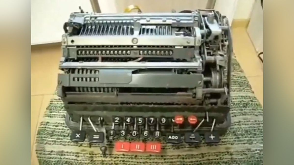 1950s mechanical calculator crumbles in the face of divide-by-zero conundrum — relic spins its gears uncontrollably in 'chaotic loop' of endless motion