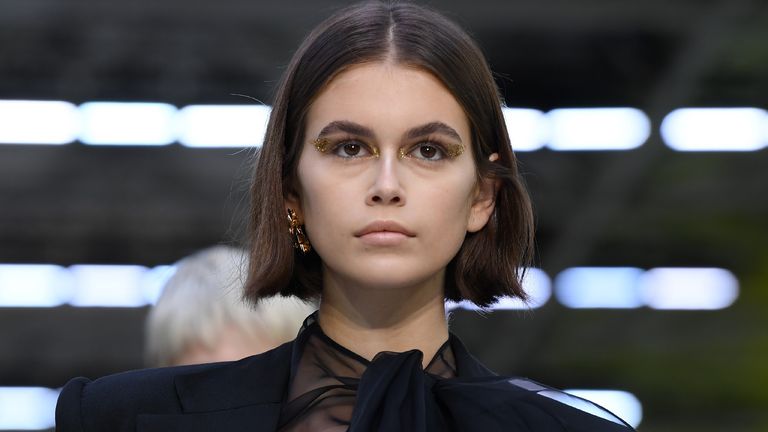 Italian Bob Haircut: The Chic, '60s-inspired Style Explained 