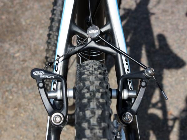The Avid Shorty 4 cantilevers aren't especially light but they provide heaps of stopping power and no longer scream like their predecessors