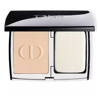 Product shot of DIOR Forever Natural Velvet Compact Foundation, one of the best powder foundations