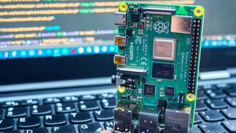 Raspberry Pi 3 Could A 35 Raspberry Pi Replace Your Pc Youtube