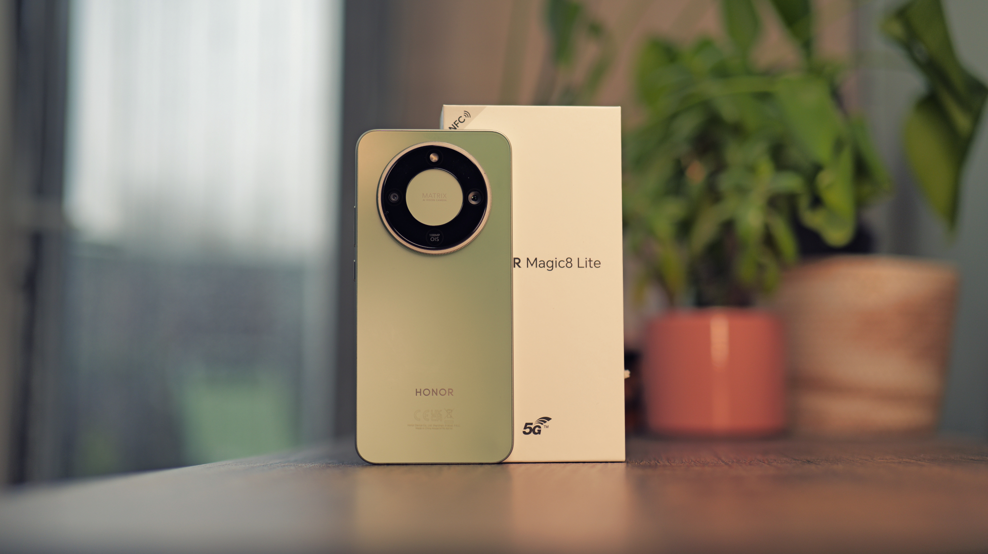 Product shots of the Honor Magic 8 Lite