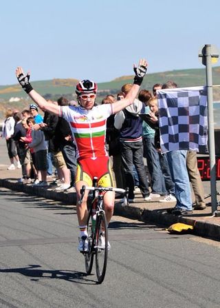 Owain Doull wins stage 3, Isle of Man Youth Tour 2011