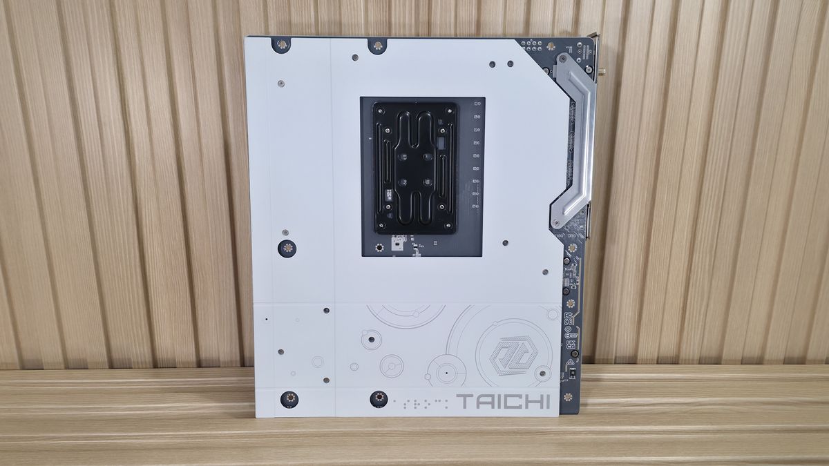 ASRock X870E Taichi White - Board images