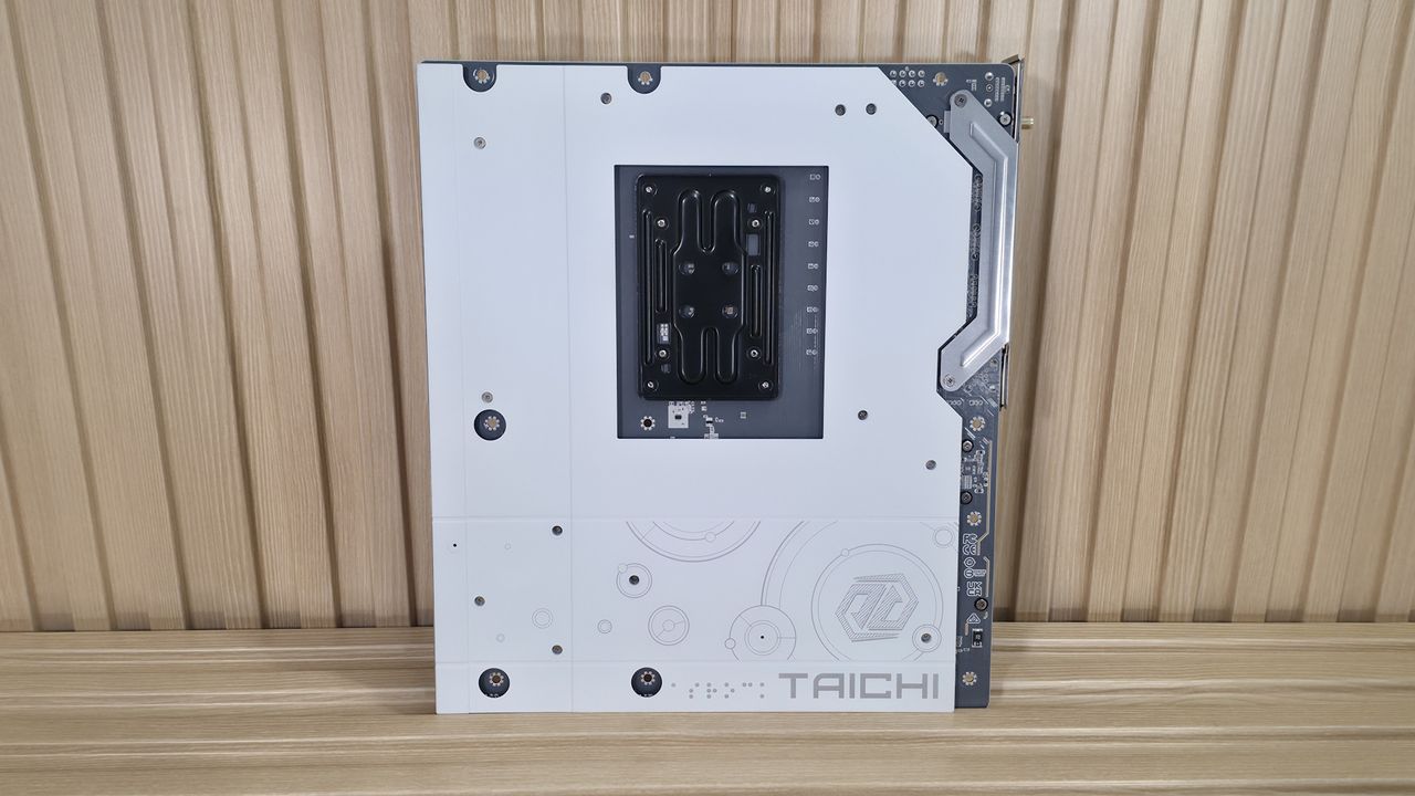 ASRock X870E Taichi White - Board images