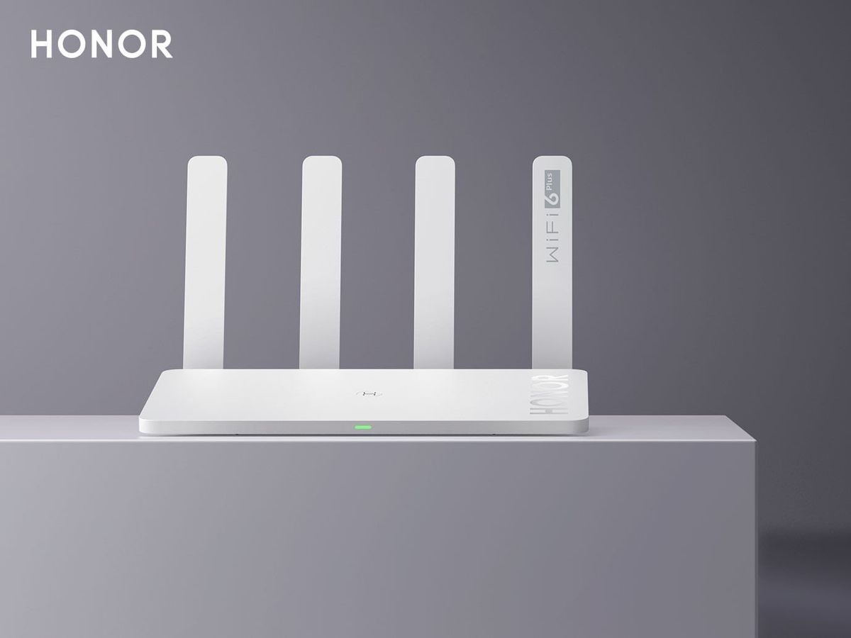 Honor Router 3 Lifestyle Cropped