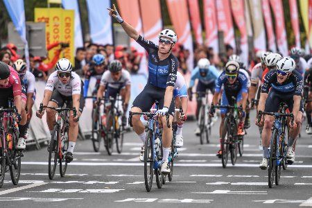 Townsend triumphs at the line