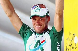 Hushovd waves from the podium