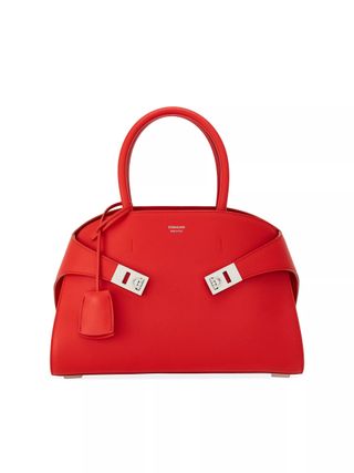 QX9wdqwAuLKHkKY5PswoTi-320-80 مراجعة صادقة لحقيبة عناق Ferragamo