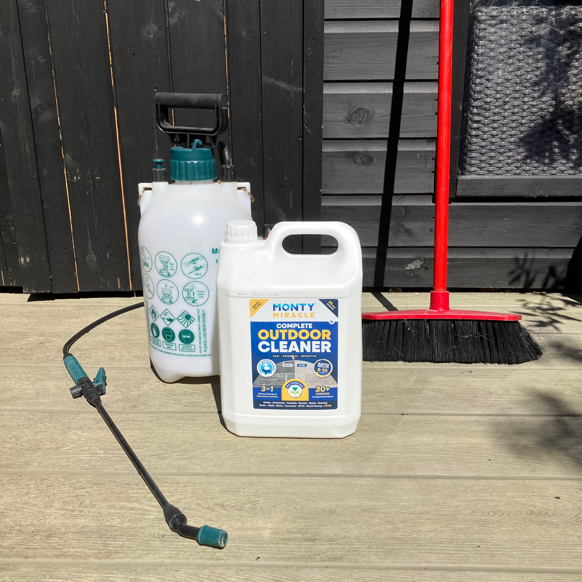 outdoor deck cleaner with spray bottle