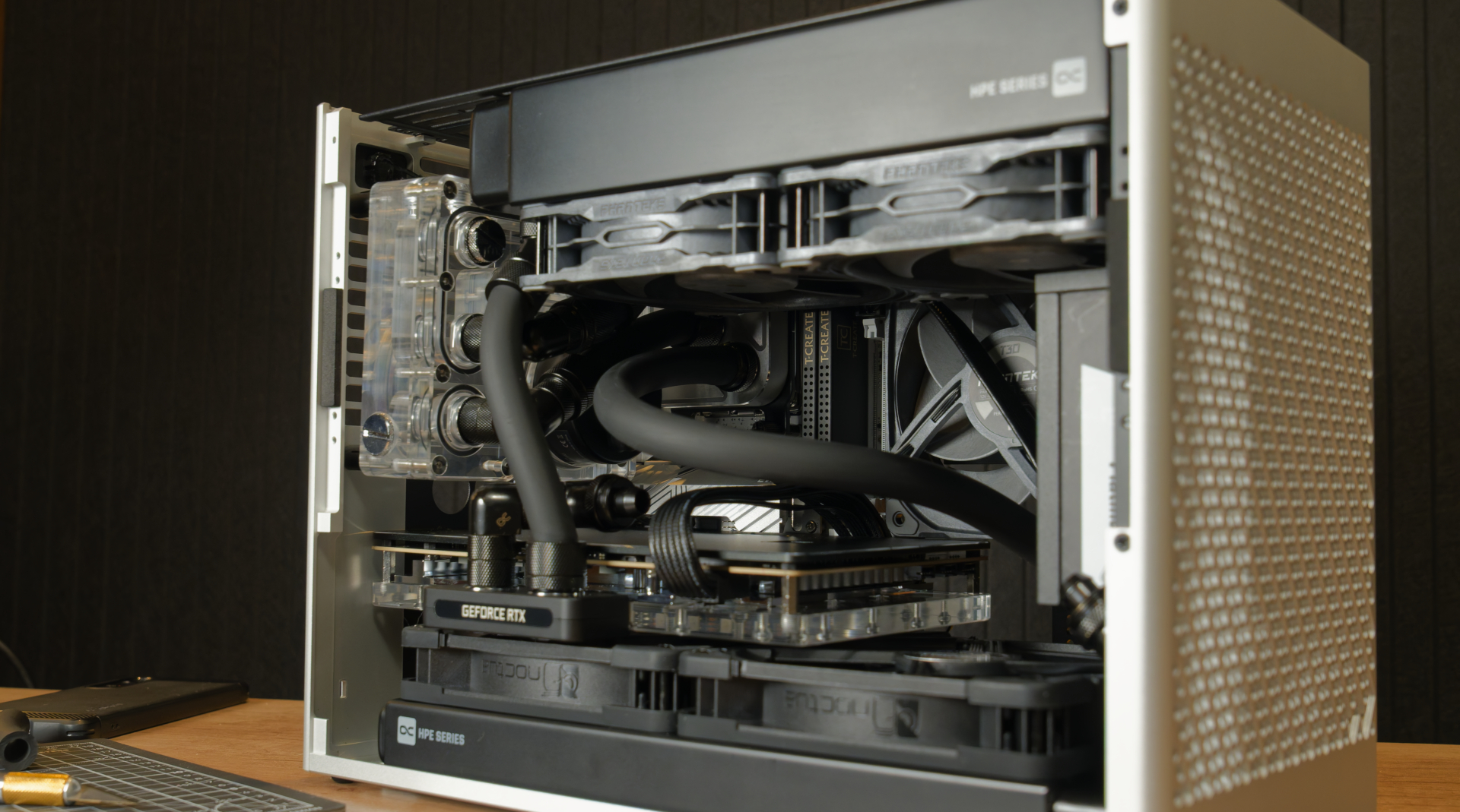 Greyscale ITX Build Tubing &amp;amp; Loop