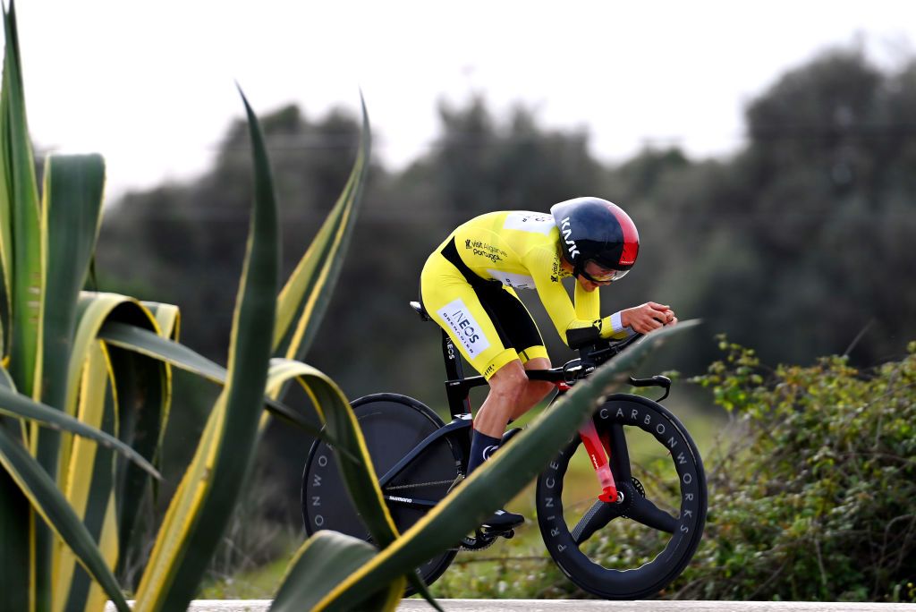 LAGOAPRAIA DO CARVOEIRO ALGARVE PORTUGAL FEBRUARY 19 Thomas Pidcock of United Kingdom and Team INEOS Grenadiers Yellow Leader Jersey sprints during the 49th Volta ao Algarve em Bicicleta 2023 Stage 5 a 244km individual time trial stage from Lagoa to Lagoa VAlgarve2023 on February 19 2023 in Lagoa Algarve Portugal Photo by Tim de WaeleGetty Images