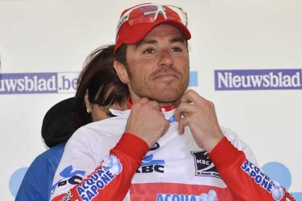 Luca Paolini (Acqua &amp; Sapone) collects another leader's jersey