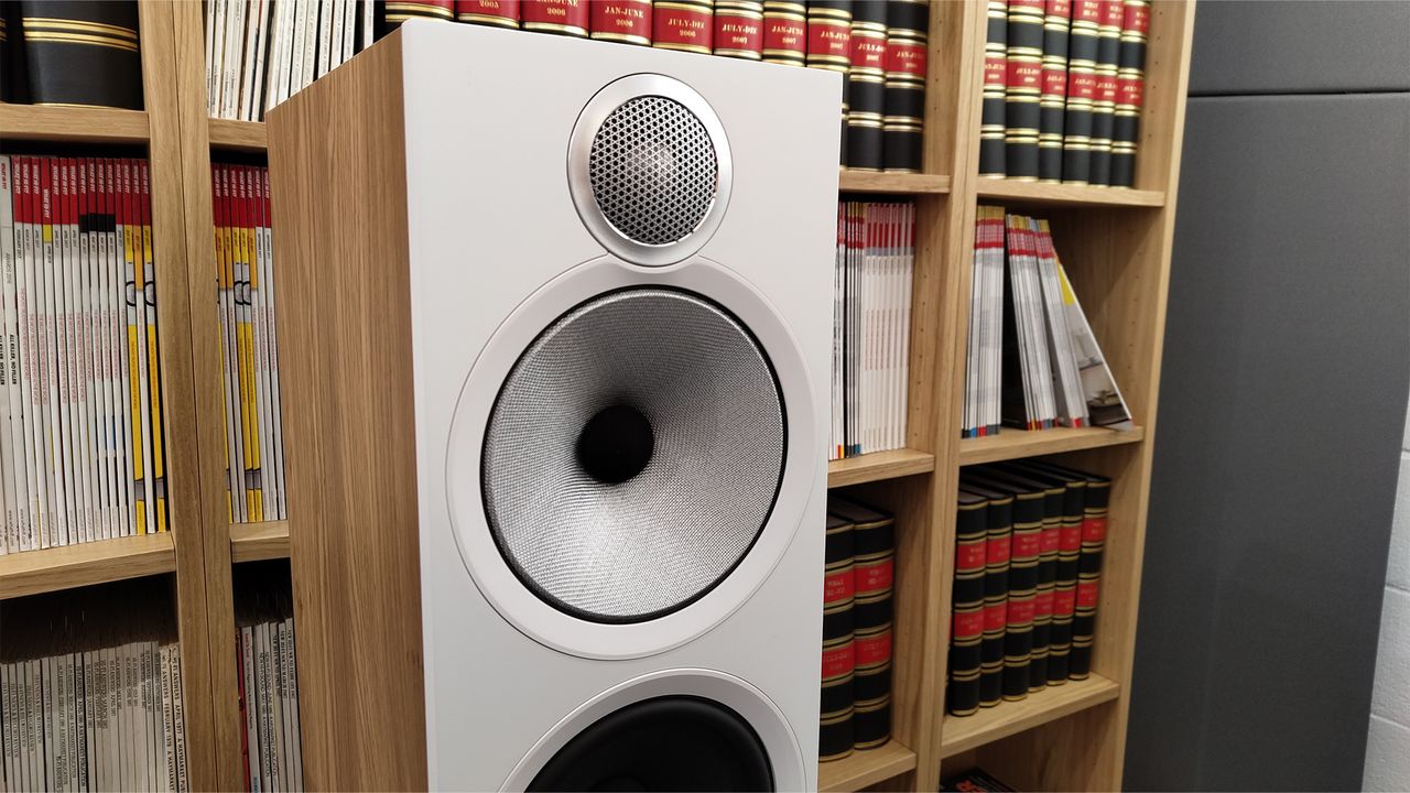 Floorstanding speakers: Bowers &amp; Wilkins 603 S3