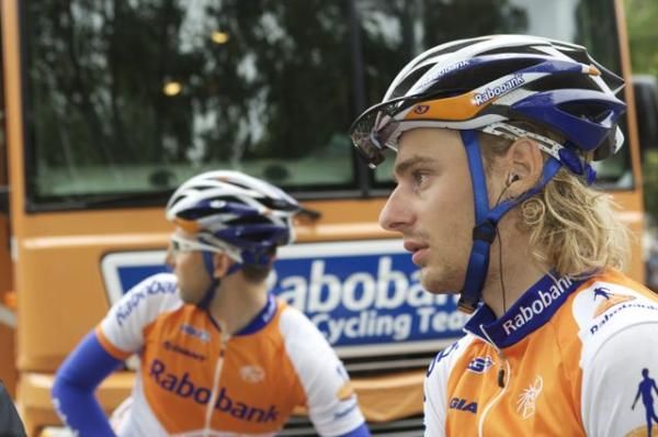 Two Rabobank riders by their bus before the start.