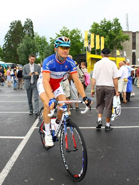 BBox-Bouygues Telecom leader Thomas Voeckler makes his way through the crowd.