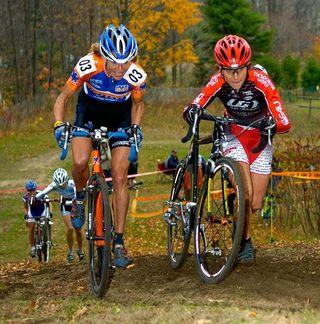 Lyne Bessette (Cyclocross World/Louis Garneau, R)