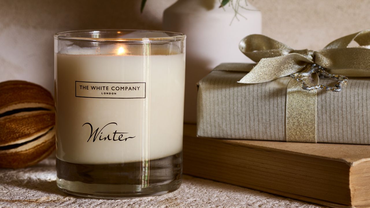 The White Company Winter candle