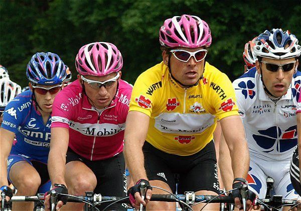 Jan Ullrich (T-Mobile) rides comfortably in the pack