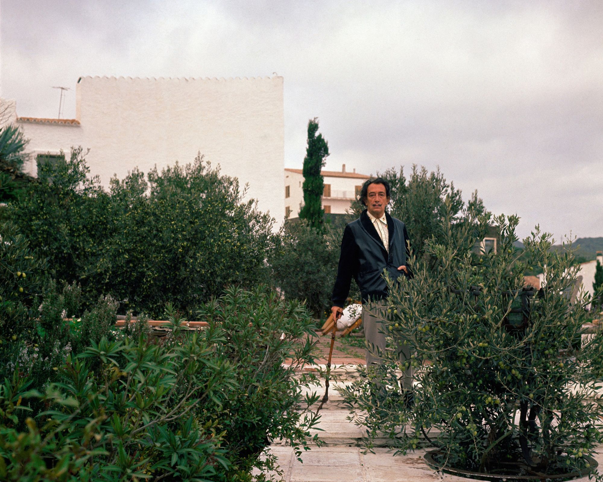 salvador dali in his spanish garden