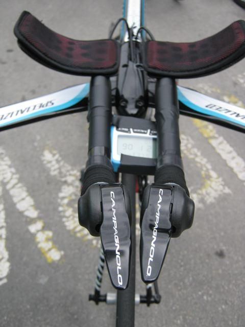 Nibali's new narrow aero bar position develop on the track during the winter