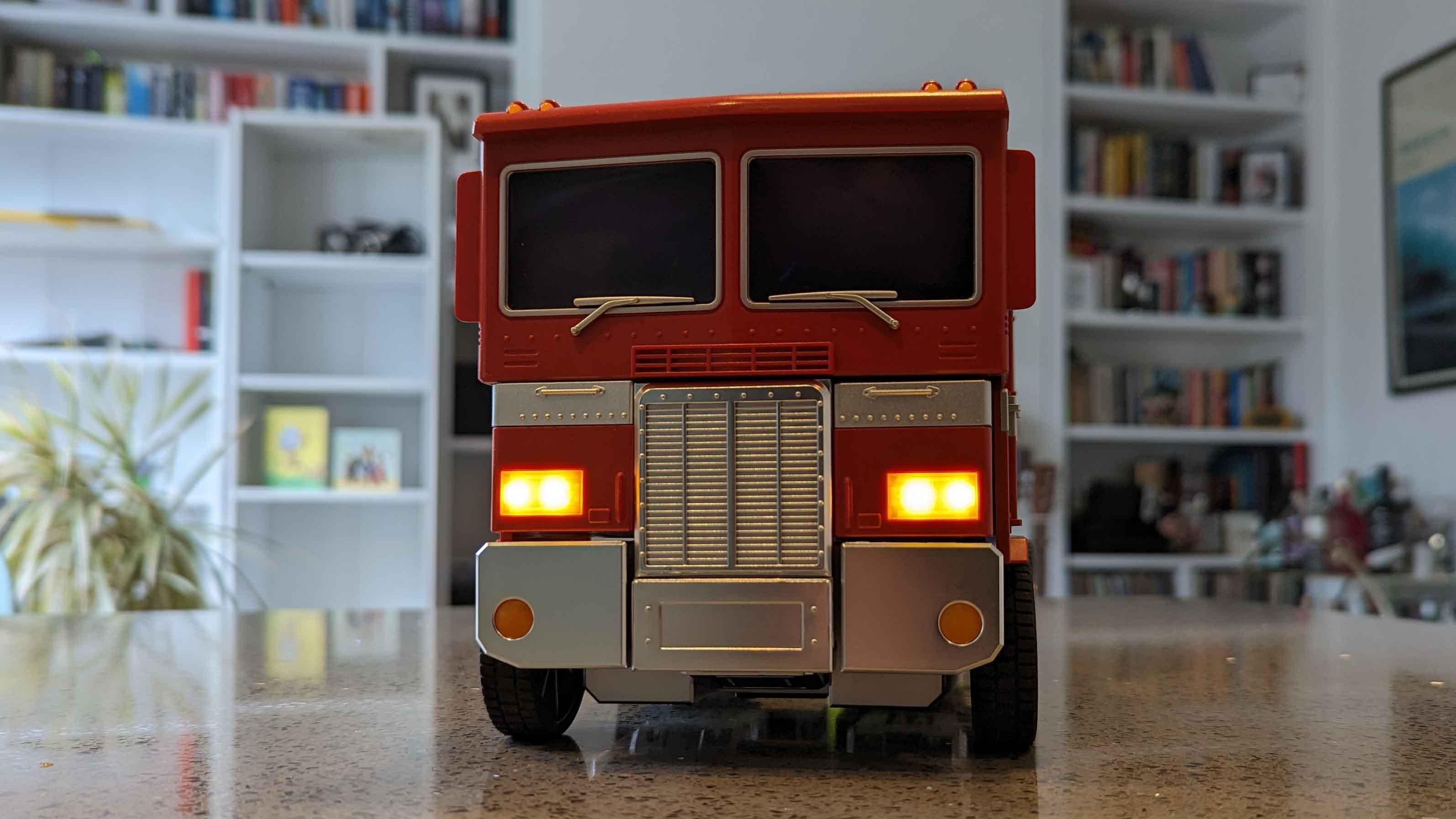 Robosen Elite Optimus Prime review