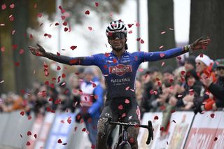 Superprestige Merksplas: Alvarado dominates despite the mud and rain