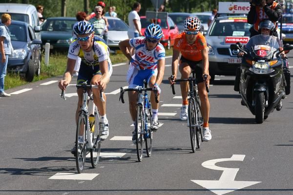 The breakaway lead through the 108km mark
