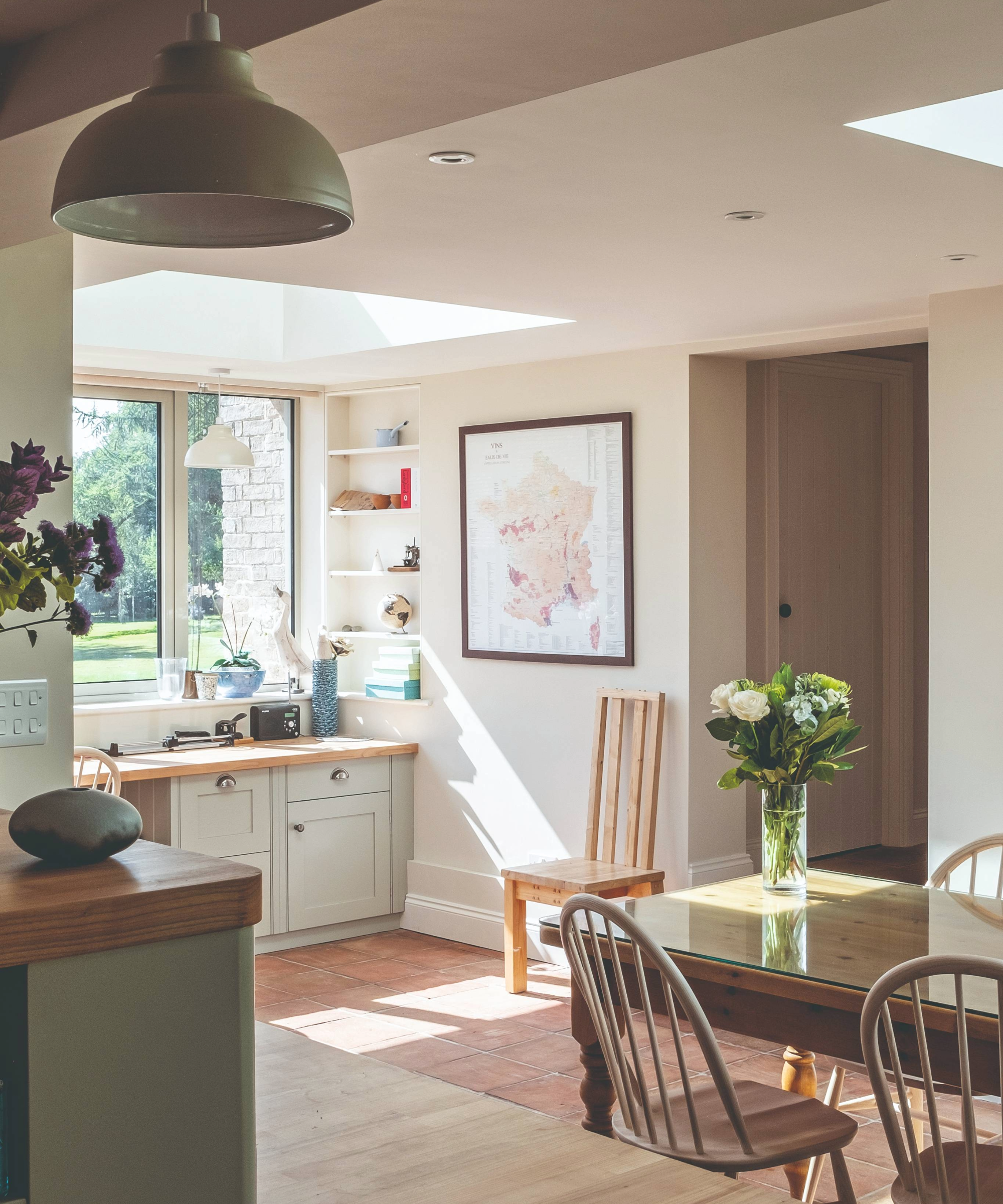 Kitchen with dining table