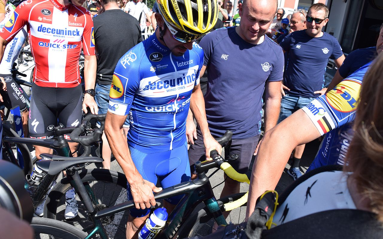 Alaphilippe takes a look at the new Specialized Creo