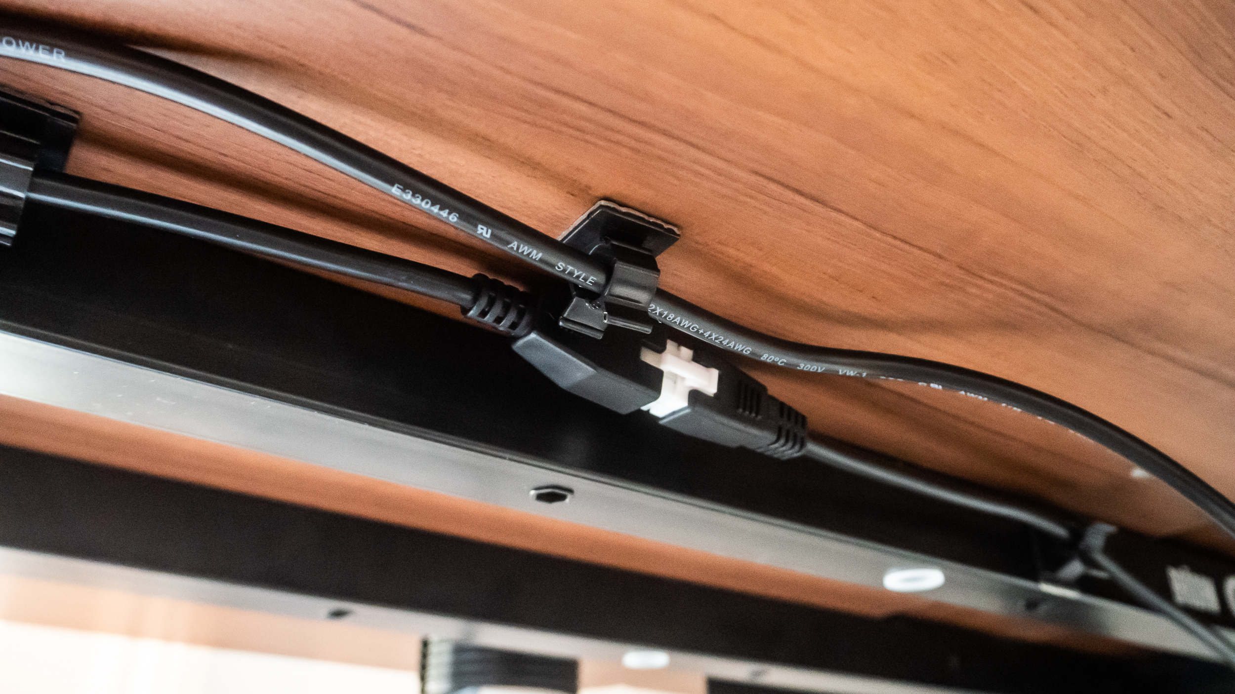 Brodan L-shaped standing desk
