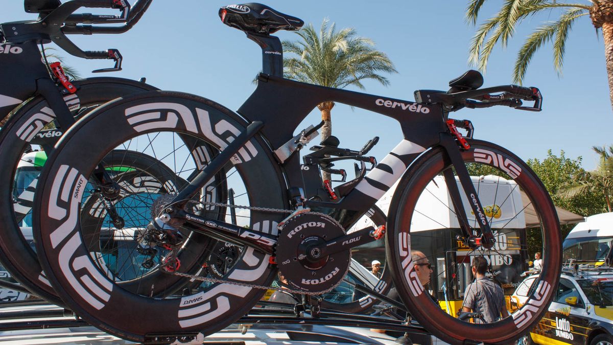 MTN-Qhubeka rides the Cervelo P5. This one has Dura-Ace, Rotor Flow cranks, and Enve rims on DT Swiss hubs (Matthew Allen / Immediate Media)