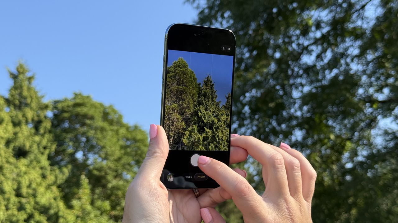 Apple iPhone Air Review