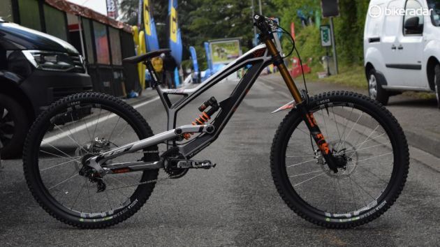 Aaron gwin hot sale yt tues