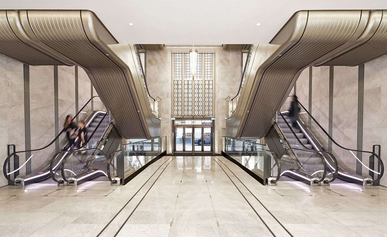 Escalators on both sides