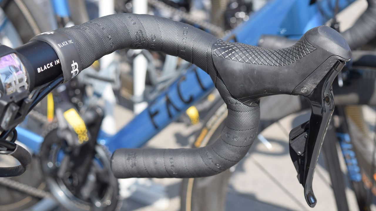 A closer look at the Black Inc handlebar tape