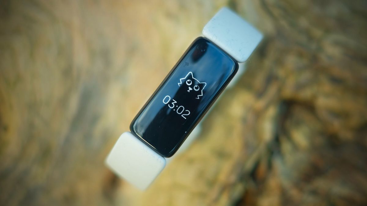 Fitbit Luxe泄漏揭示了带有OLED显示屏的健身追踪器