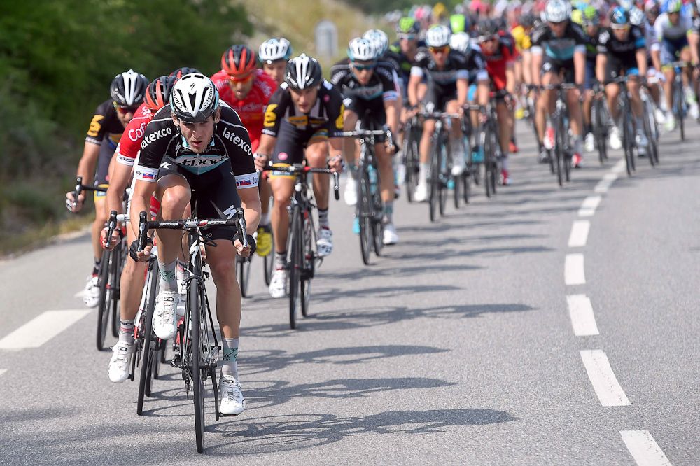 The field is strung out during stage 4.
