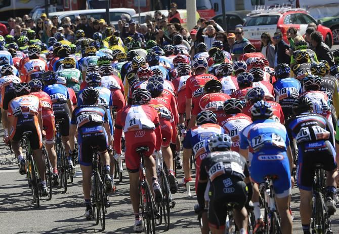 The peloton wraps up the Volta ao Algarve